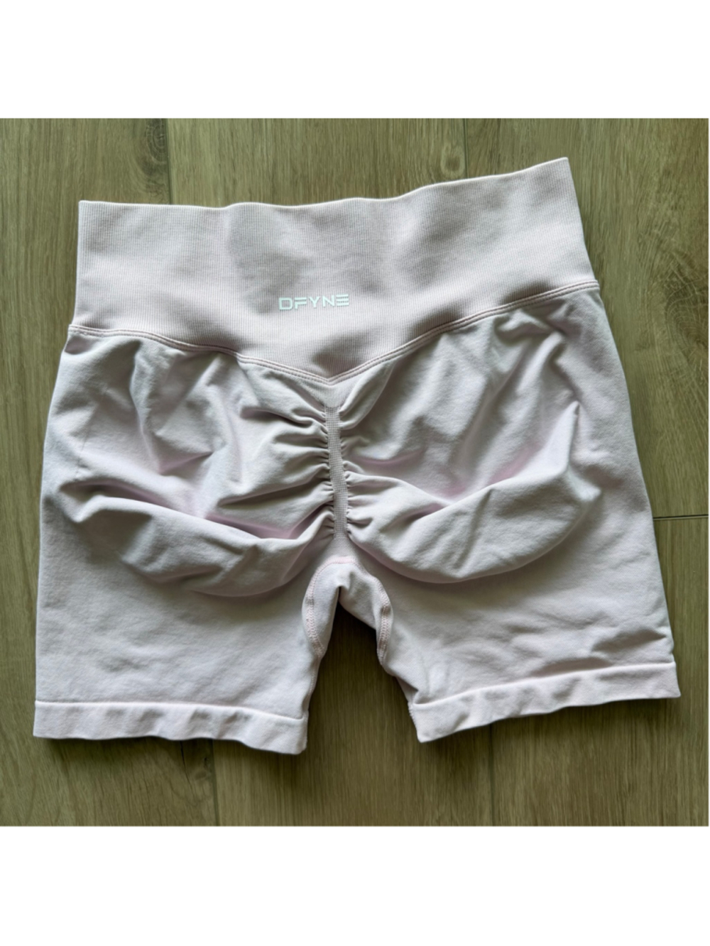 Dfyne Shorts z M
